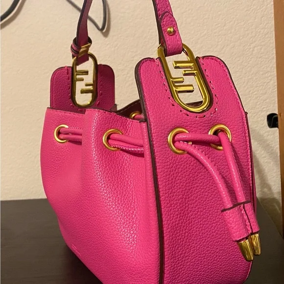 Pink crossbody or handbag - Picture 2 of 7